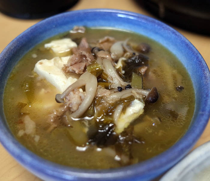豚肉と高菜と豆腐の中華スープ