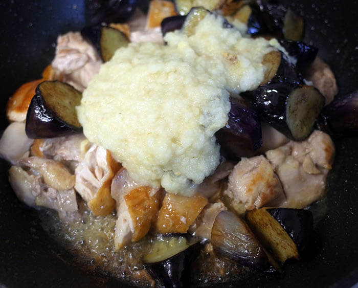 茄子と鶏肉の炒め物