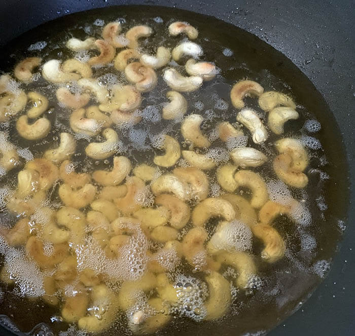 乾焼蝦仁と腰果鶏丁