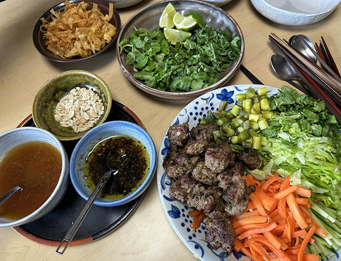 ベトナム風肉団子のせご飯