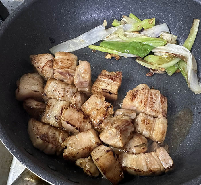 豚肉とイカの中華煮込み