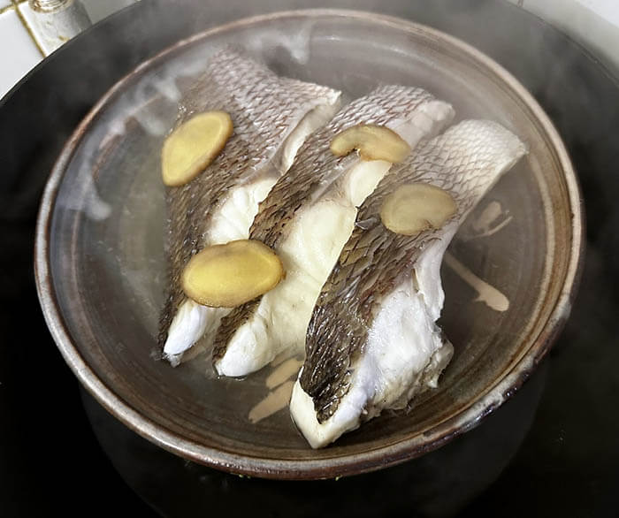 清蒸鮮魚（鮮魚の広東風姿蒸し）