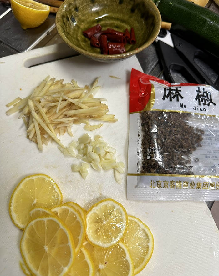 白身魚のピリ辛甘酢炒め
