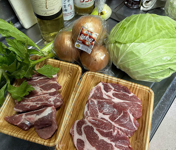 豚肉とキャベツの煮込み