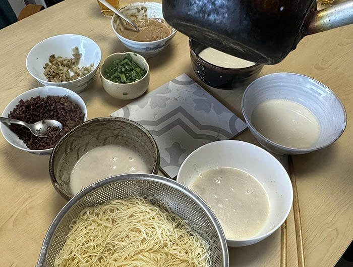 鶏白湯担々麺