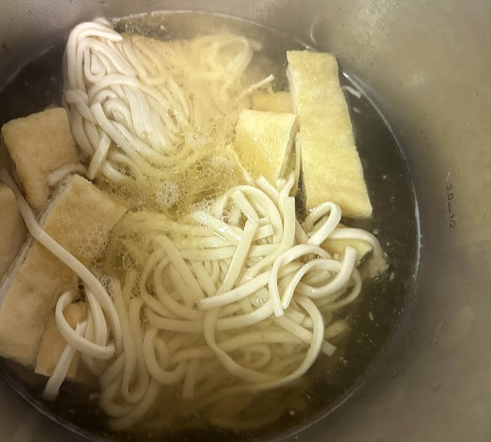 ゴマ味噌煮込みうどん