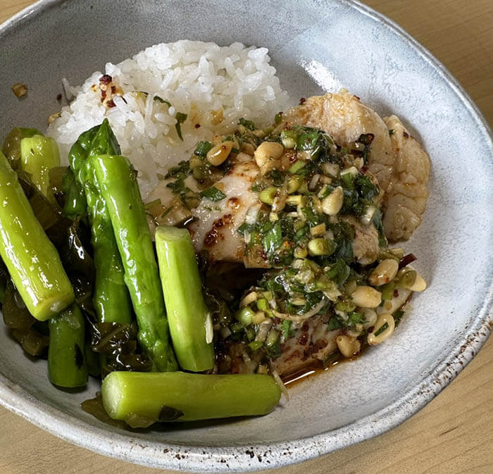 よだれ鶏+アスパラガスの高菜炒め