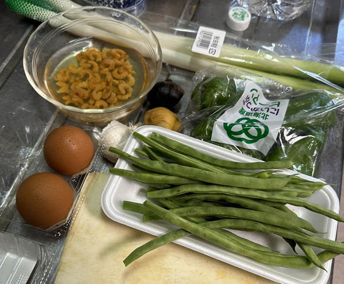 乾扁四季豆と青椒炒蛋