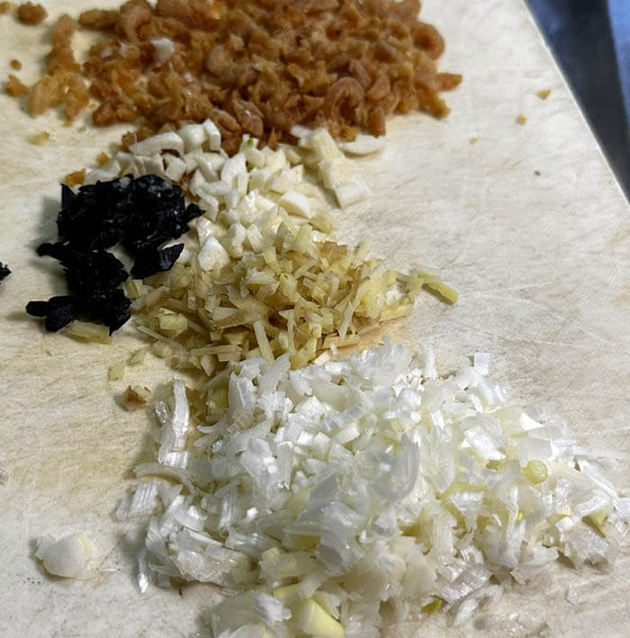 乾扁四季豆と青椒炒蛋