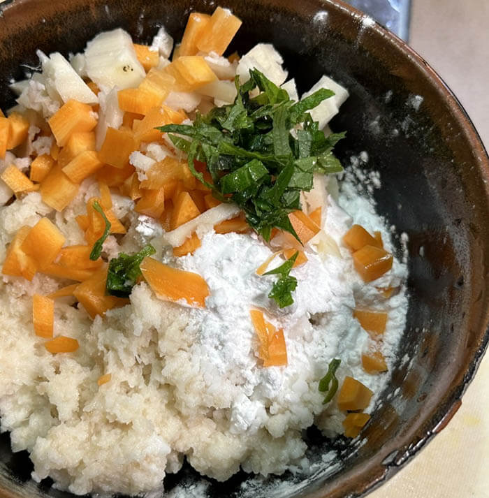 漬けカツオとれんこん餅と納豆汁