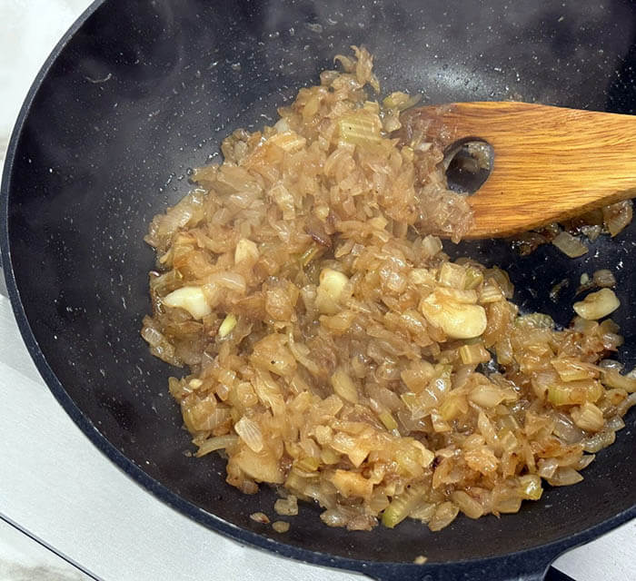 鶏肉のワインヴィネガー煮込み