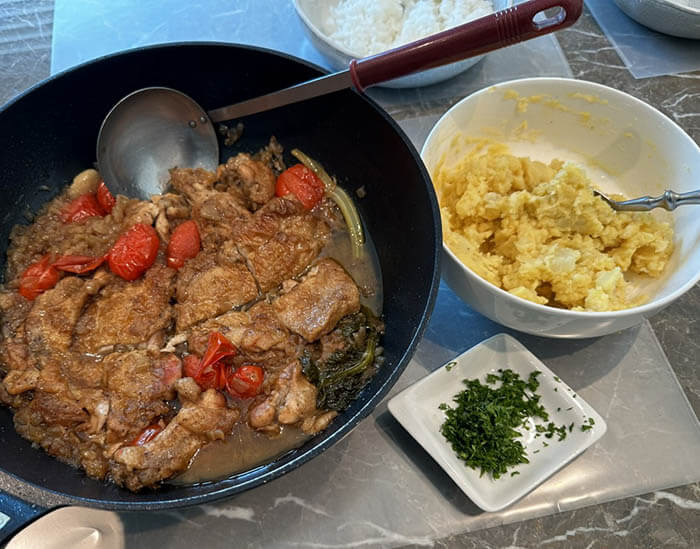 鶏肉のワインヴィネガー煮込み