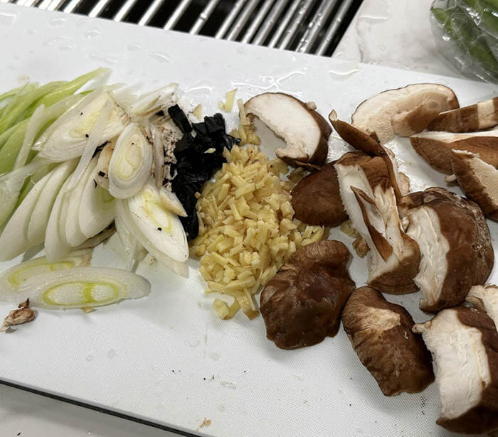 鶏肉とクレソンのスープ＆豆腐の牡蠣油煮込み