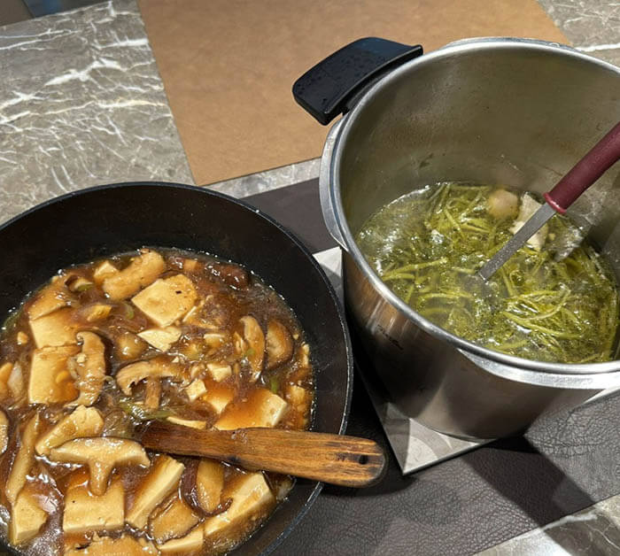 鶏肉とクレソンのスープ＆豆腐の牡蠣油煮込み