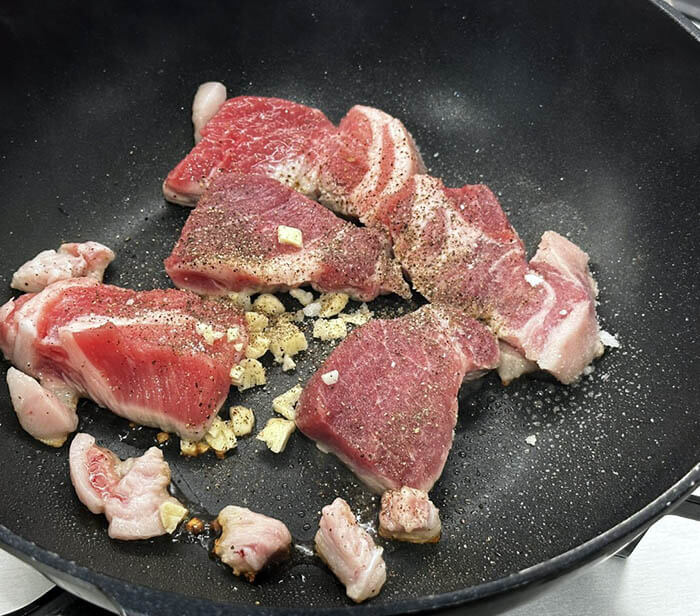 豚肉とキャベツのリンゴ酢蒸し