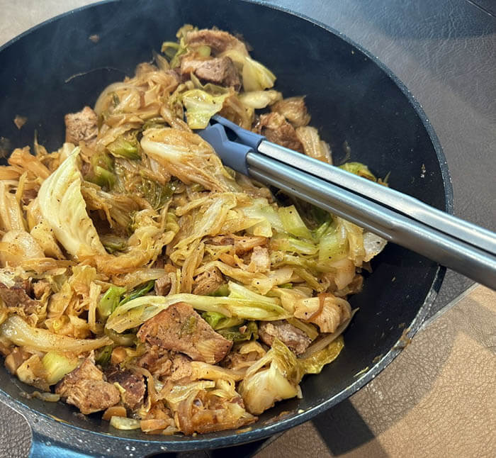 豚肉とキャベツのリンゴ酢蒸し