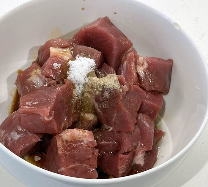 カルダモン風味の黒酢酢豚