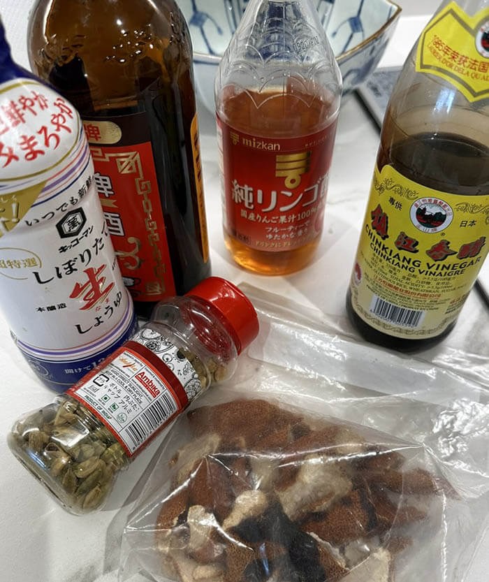 カルダモン風味の黒酢酢豚
