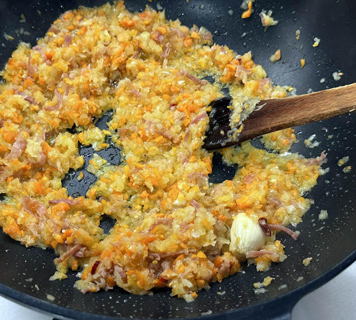 トマトソースのトルテリーニ