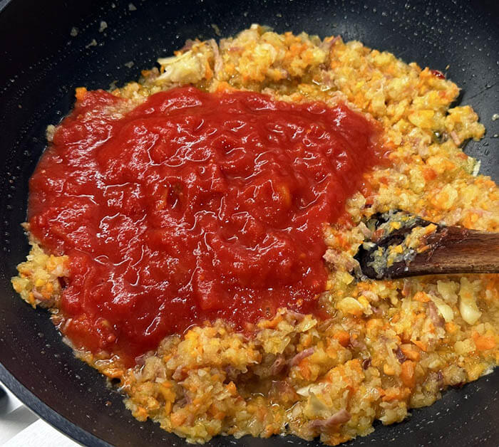 トマトソースのトルテリーニ